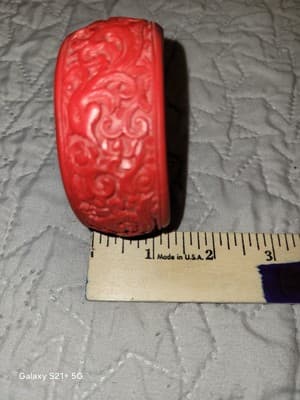 Vtg Faux Red Cinnabar Wide Carved Asian Themed Bangle Bracelet 1 1/4" - Thumbnail 2