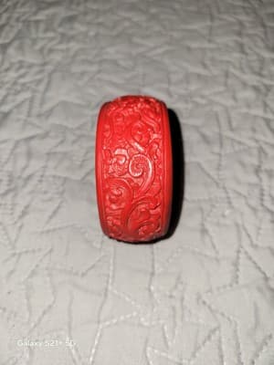 Vtg Faux Red Cinnabar Wide Carved Asian Themed Bangle Bracelet 1 1/4" - Thumbnail 5