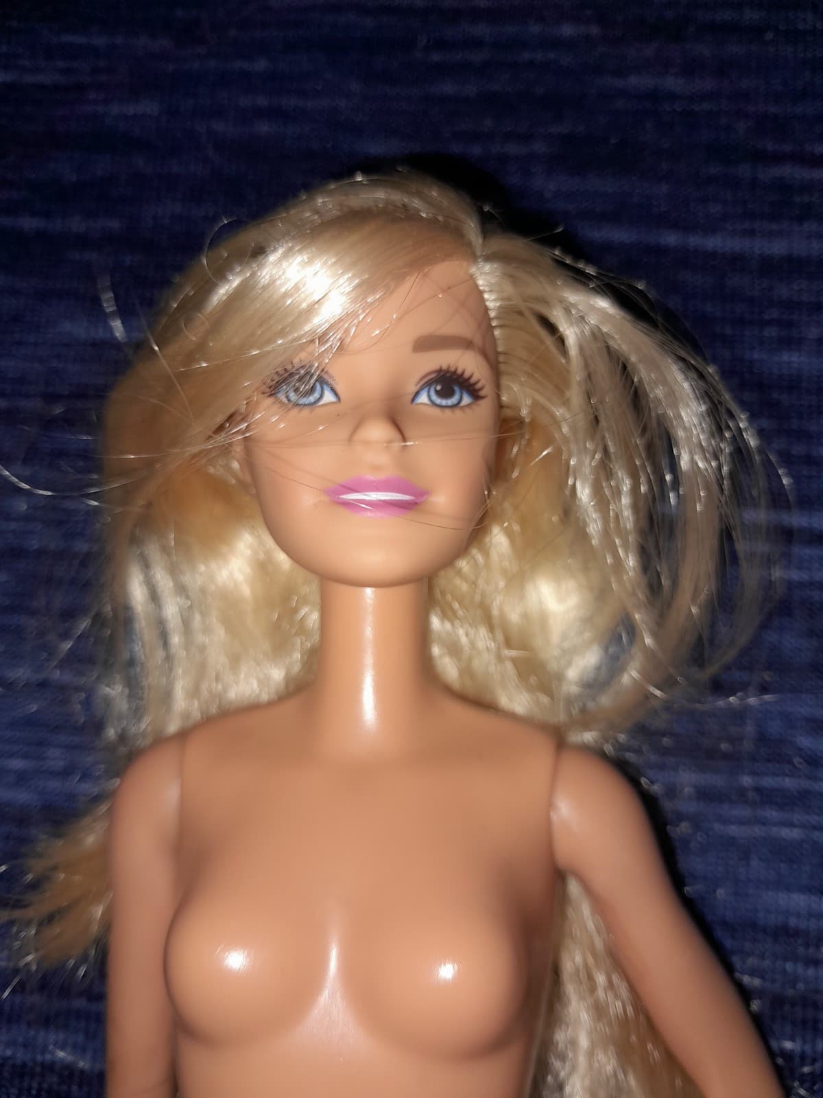 Mattel Barbie Doll 2013 With Blonde Hair Blue Eyes Bent Elbow 2015 Body - Thumbnail 2