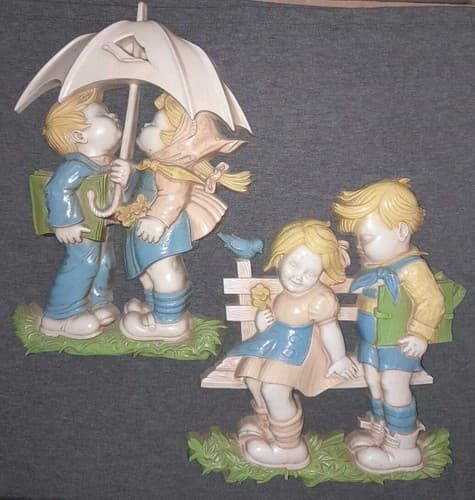 2x Children Nursery Wall Hanging Plaque Boy & Girl Kissing Umbrella 70s Homco - Thumbnail 2