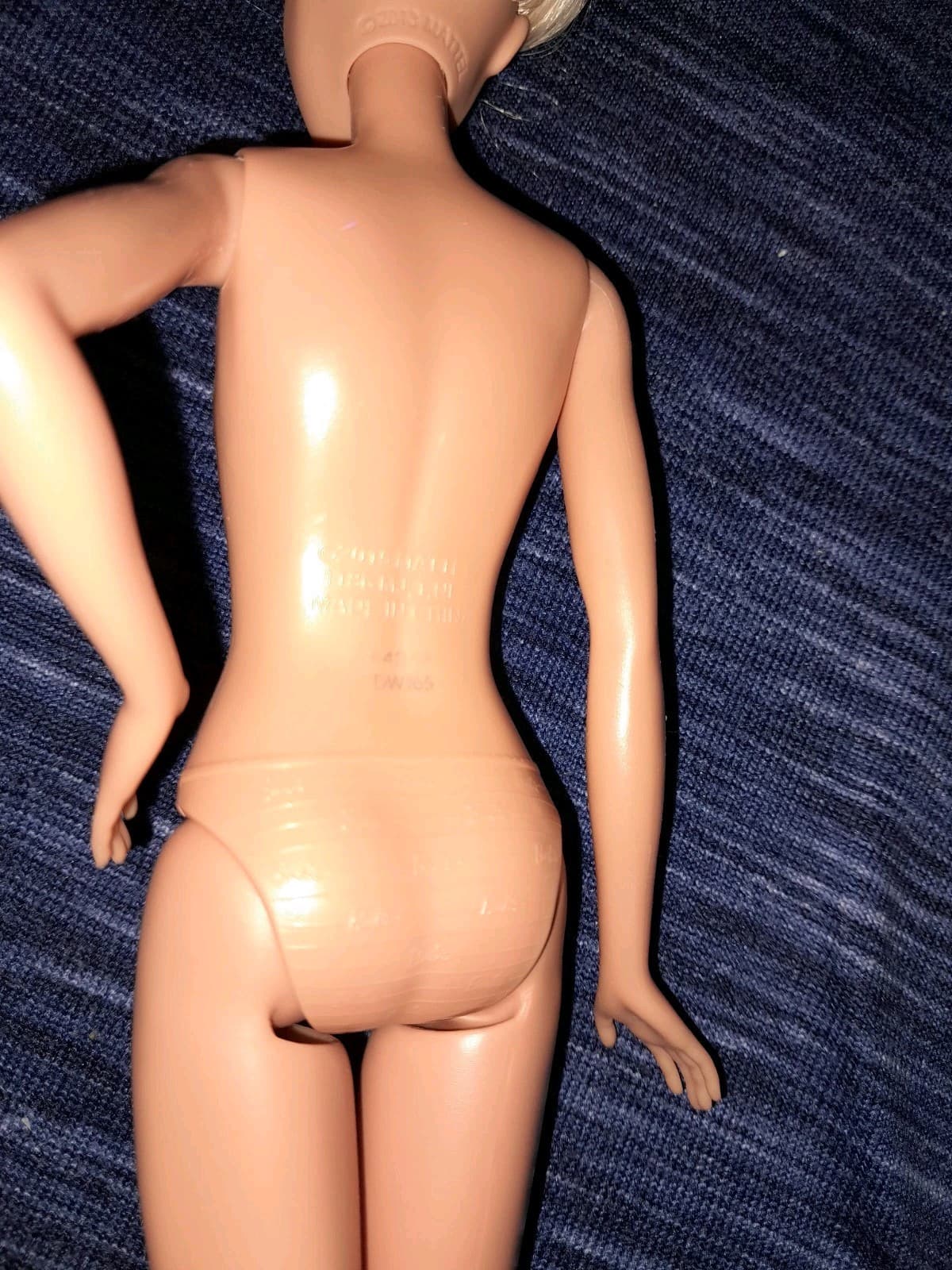 Mattel Barbie Doll 2013 With Blonde Hair Blue Eyes Bent Elbow 2015 Body - Thumbnail 9
