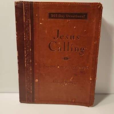 JESUS CALLING 365 Day Devotional Faux Leather LARGE PRINT by Sarah Young - Thumbnail 2