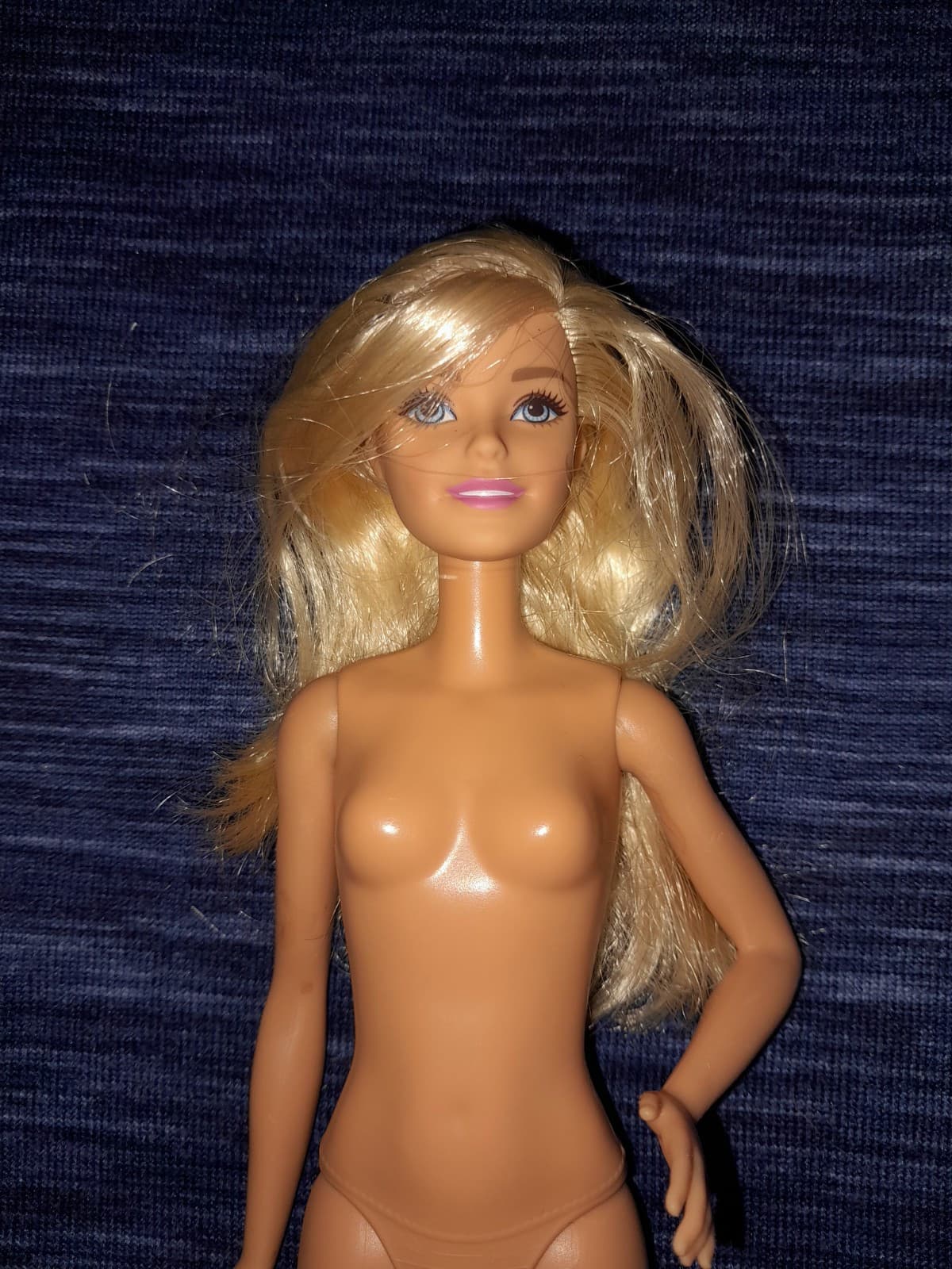 Mattel Barbie Doll 2013 With Blonde Hair Blue Eyes Bent Elbow 2015 Body - Thumbnail 3