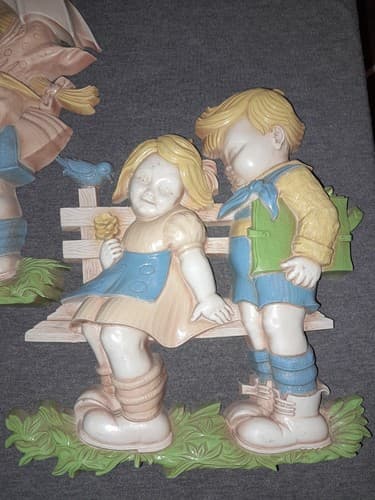 2x Children Nursery Wall Hanging Plaque Boy & Girl Kissing Umbrella 70s Homco - Thumbnail 3