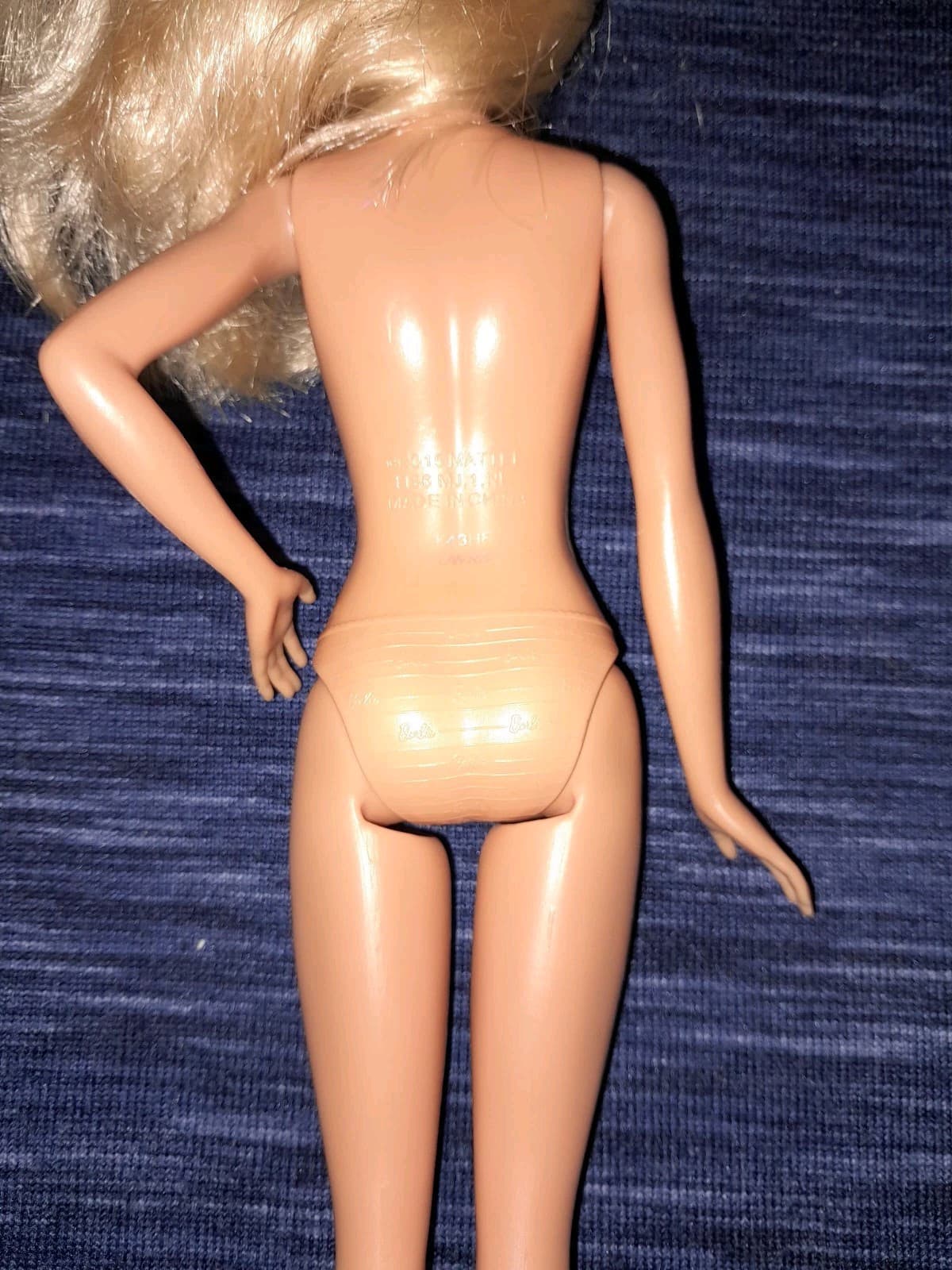 Mattel Barbie Doll 2013 With Blonde Hair Blue Eyes Bent Elbow 2015 Body - Thumbnail 8