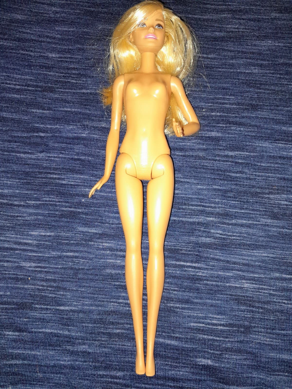 Mattel Barbie Doll 2013 With Blonde Hair Blue Eyes Bent Elbow 2015 Body - Thumbnail 5