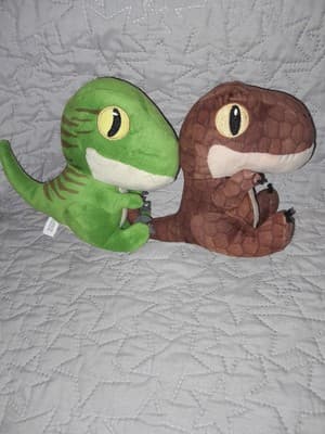 Jurassic World Dominion Velociraptor Plush Set Dinosaurs green & Brown Raptors - Image 1