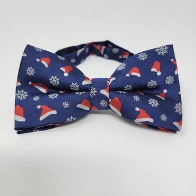 RETREEZ Pre Tied Bow Tie Mens 5in Navy Blue Santa Hat Snowflake NEW 14.5" To 20" - Image 1