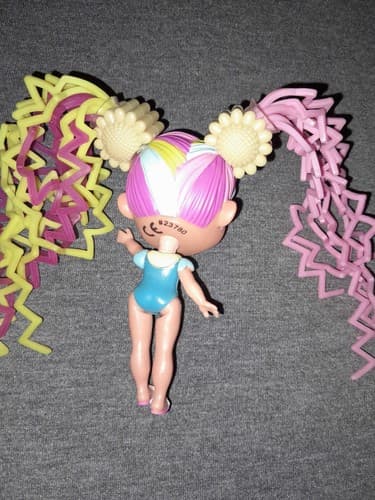 Hairdorables Shortcuts Series 2 Doll Daisy 4” with Jelly Hair - Thumbnail 3