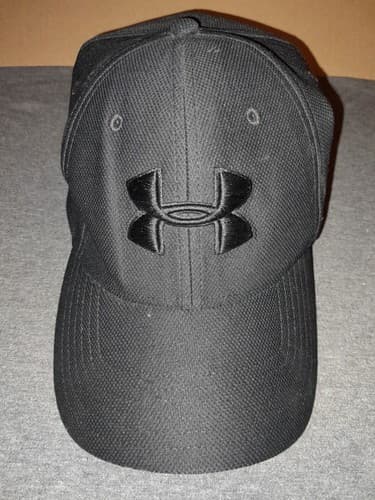 Under Armour Fitted Hat Black L XL UA Classic Fit Blitzing Embroidered Sharp - Image 1