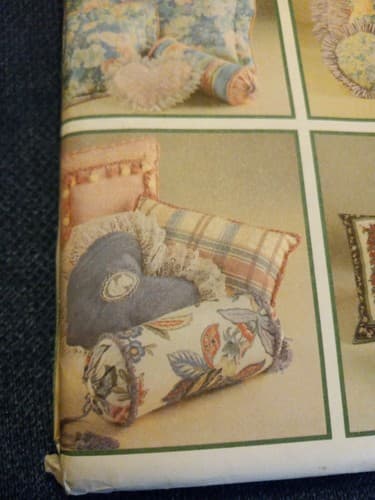 Simplicity 9243 Sewing Pattern Design Your Own Easy Pillows Uncut - Thumbnail 2