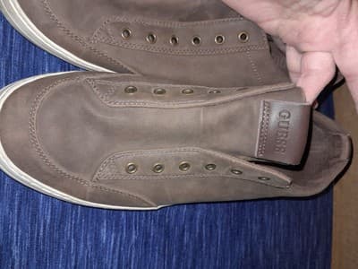 GUESS Men's Milty Slip-On Low-Top Sneakers Men's size 11 leather - Thumbnail 2