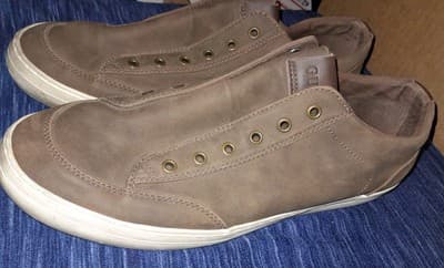 GUESS Men's Milty Slip-On Low-Top Sneakers Men's size 11 leather - Thumbnail 3