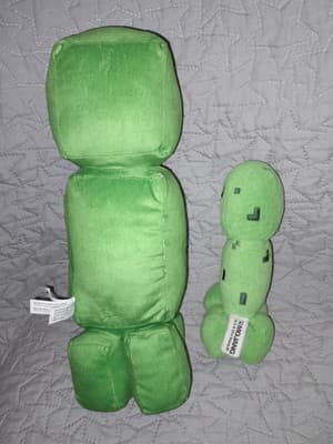 Minecraft Green Creepers 2014 Mojang 7" & 12" Creeper 2022 Green Plush Set Lot 2 - Thumbnail 5