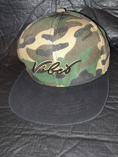 Vibes Snapback Hat Cat Green Camouflage Camo Embroidered Size Small - Image 1
