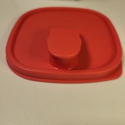 TUPPERWARE Replacement Lid 5773B-2 Red Square Snap On Plastic 4in Vintage - Thumbnail 3