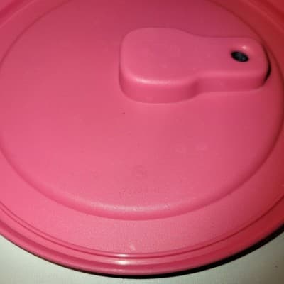 TUPPERWARE Round Replacement Lid Pink Vented 7372A-6 Snap On Plastic 6in - Thumbnail 3