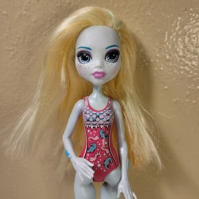 Monster High Lagoona Blue Budget Swimming Doll No Accessories Mattel 2017 - Thumbnail 5