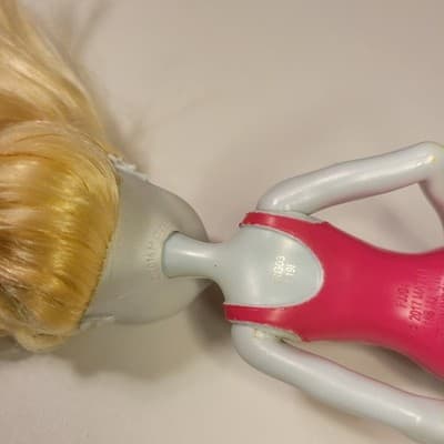Monster High Lagoona Blue Budget Swimming Doll No Accessories Mattel 2017 - Thumbnail 11