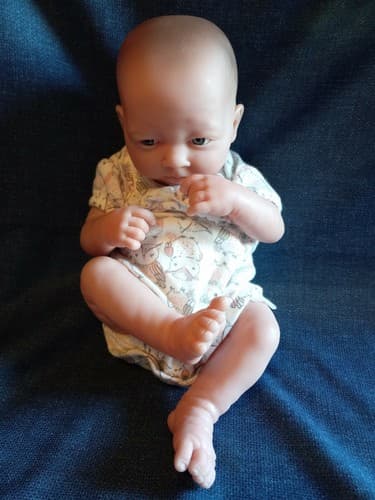Newborn Vinyl Baby Doll Curled Up 22-07 Lifelike Blue Gray Eyes Berenguer 14" - Thumbnail 6