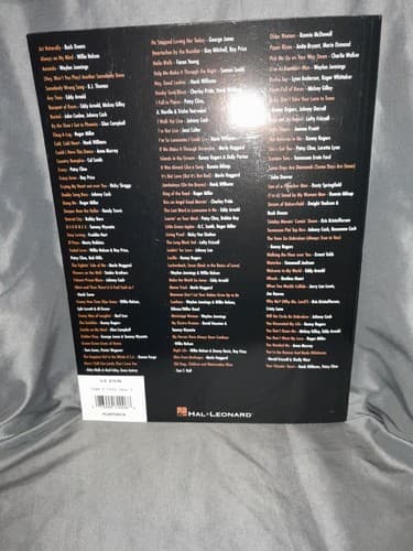 The Classic Country Book 101 Favorite Country Classics by Hal Leonard 1996 174pg - Thumbnail 2