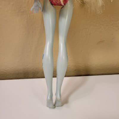Monster High Lagoona Blue Budget Swimming Doll No Accessories Mattel 2017 - Thumbnail 10