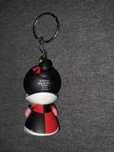Monogram Disney Villains Series 1, 3D Queen of Hearts Figural Keyring Keychain - Thumbnail 2