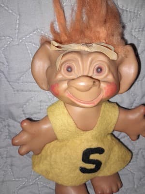 Uneeda Wishnik Troll Doll Yellow Felt Dress Red Letter S, 5.5" Vintage 1960's - Thumbnail 2