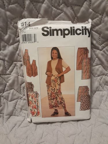Simplicity 7614 Pattern Womens Vest Skirt & Shorts Plus Size 26W 28W 30W 32W UC - Image 1