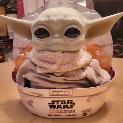 Star Wars Mandalorian The Child Grogu Mattel GWD85 Figure Pod Carry Case 2020 - Thumbnail 2