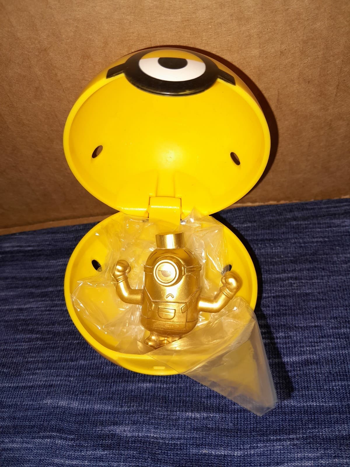 McDonalds Minions Toys Gold Golden Mini Figures Lot of 3 Despicable Me Bundle - Thumbnail 2