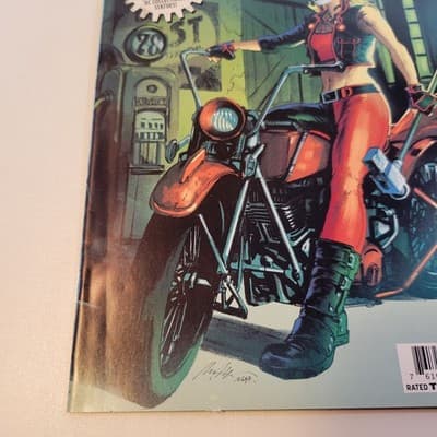 Gotham City Garage #1 DC Comics 2017 Harley Quinn Cover VF/VF+ - Thumbnail 4