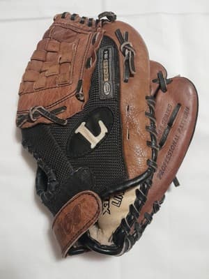 Louisville Slugger Genesis 1884 Youth Baseball Glove 10.5″ RHT Sports Practice - Image 1
