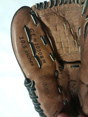 Louisville Slugger Genesis 1884 Youth Baseball Glove 10.5″ RHT Sports Practice - Thumbnail 5
