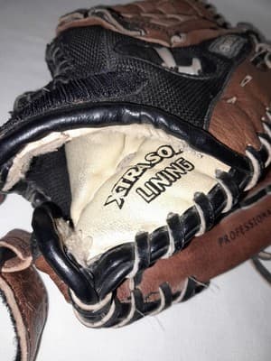 Louisville Slugger Genesis 1884 Youth Baseball Glove 10.5″ RHT Sports Practice - Thumbnail 6