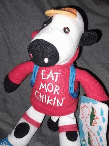 Chick-fil-A Plush Cow Eat Mor Chikin Red Hoodie Hiker Summer 2023 9" - Thumbnail 4