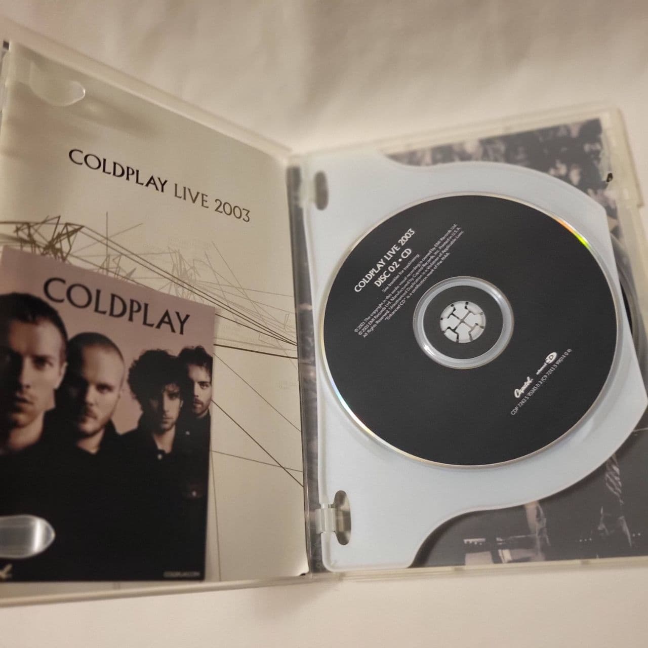 Coldplay – Live 2003 DVD + CD Set (Concert, Documentary, Rare Track Moses) - Thumbnail 3