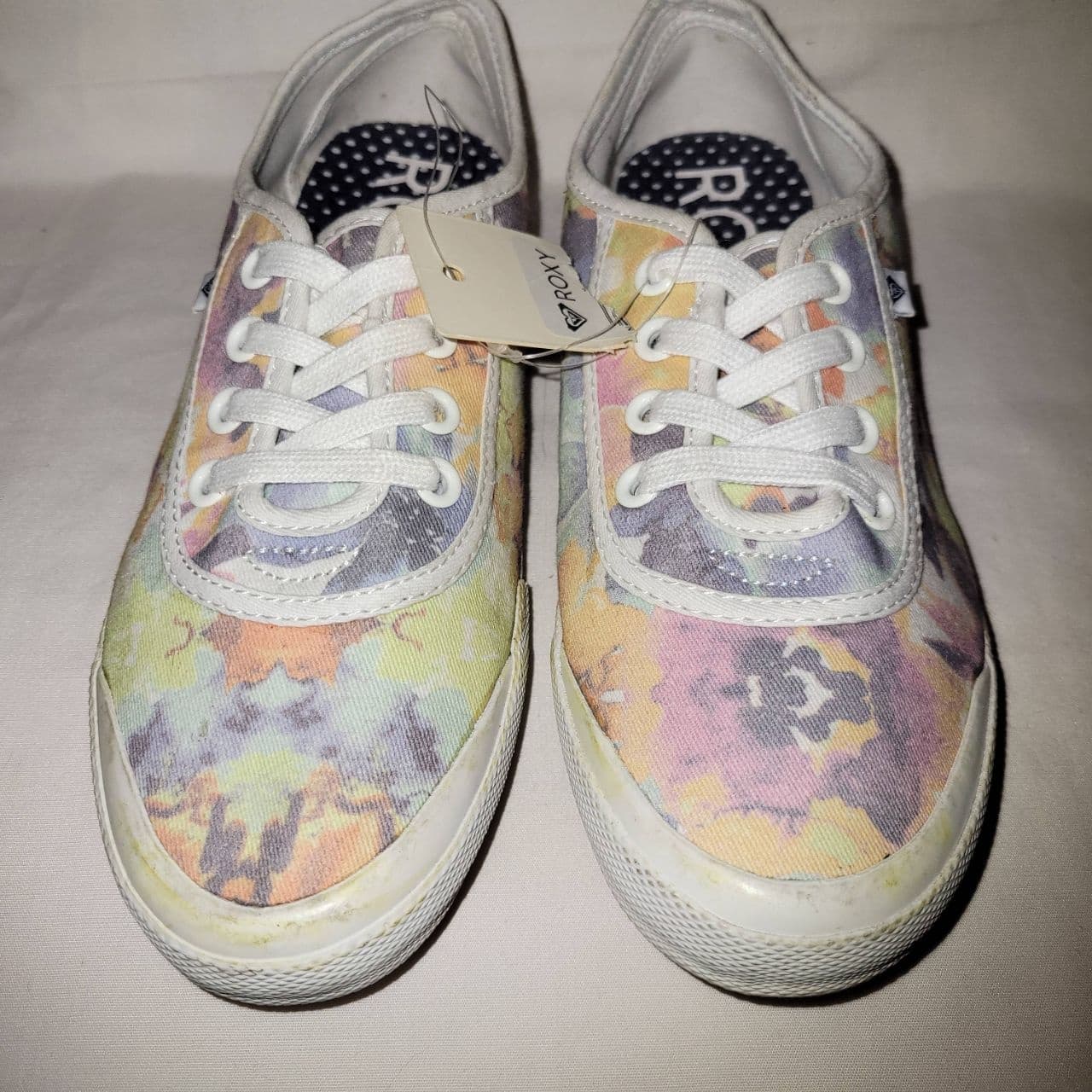 Roxy Santa Cruz Women’s 8.5 Canvas Floral Lace-Up Sneakers ARJS300156 - Image 1