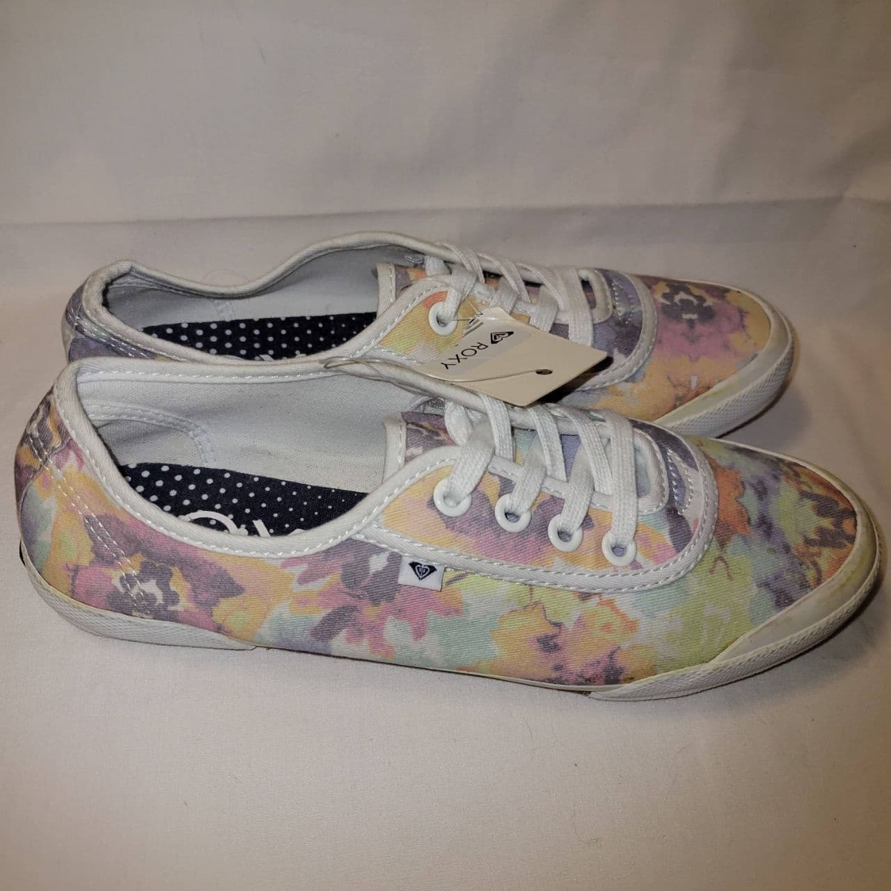 Roxy Santa Cruz Women’s 8.5 Canvas Floral Lace-Up Sneakers ARJS300156 - Thumbnail 4
