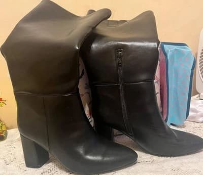 A New Day Black Leather Mid-Calf Boots Block Heel Zip Pointed Toe Size 8.5 - Image 1
