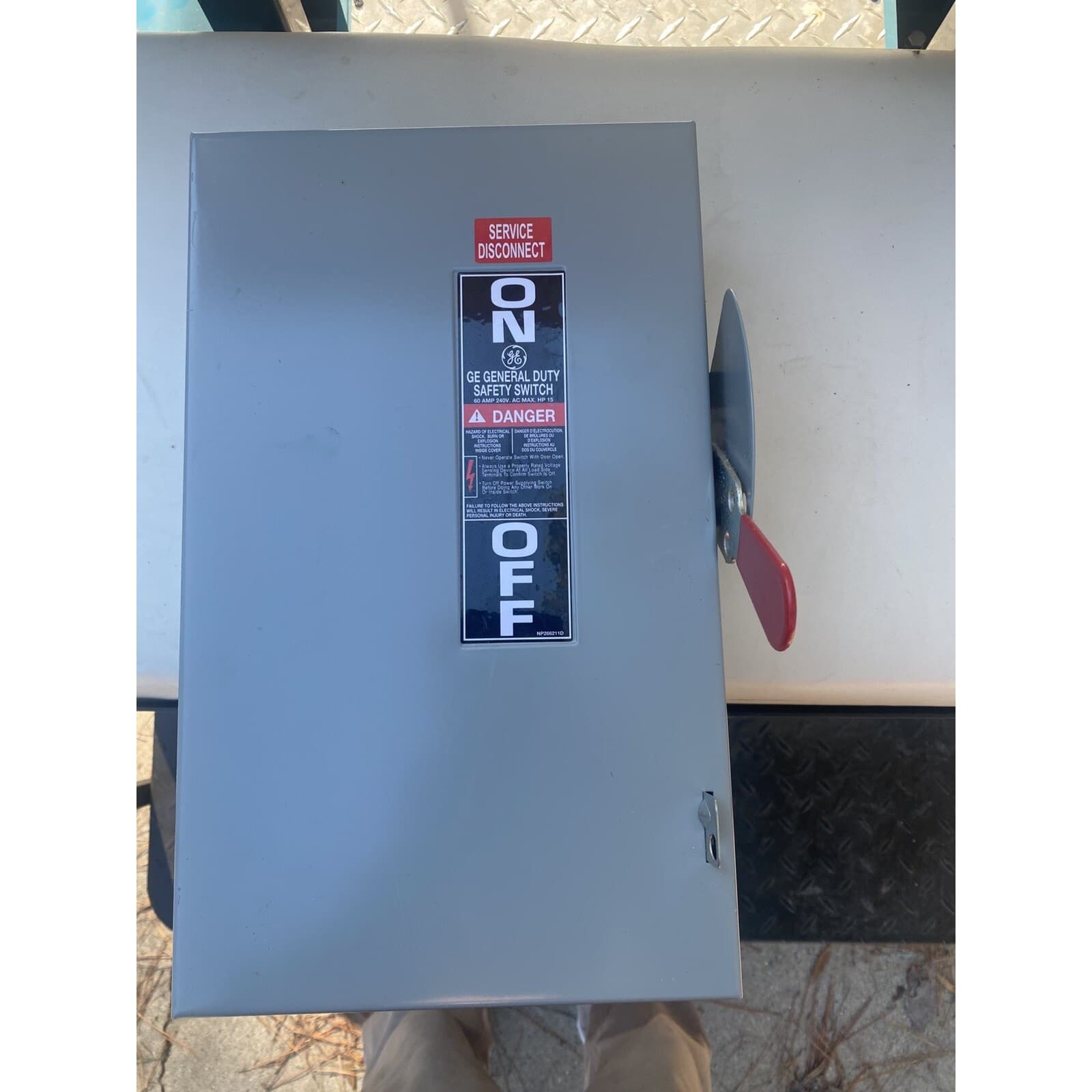 GE TGN3322 240VAC 60 A General Duty Non-Fusible Safety Switch - Excellent Cond. - Image 1