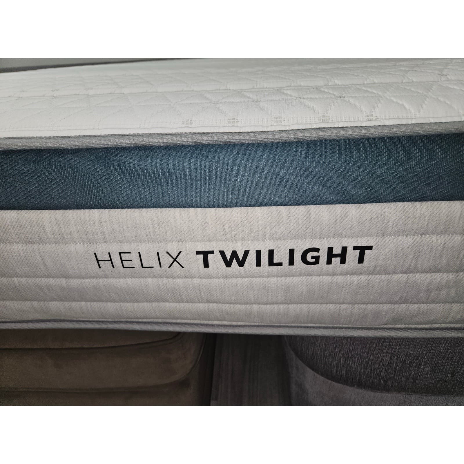 Helix Twilight, King, Original Cover, Like New, Perfect Condition - Image 1