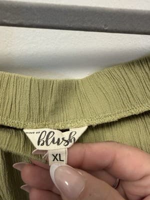 Hint Of Blush Women’s Green Off The Shoulder Top (XL) - Thumbnail 3