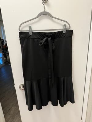 SHEIN Black Curve Pencil Skirt With Ruffle Flair 3XL - Thumbnail 2