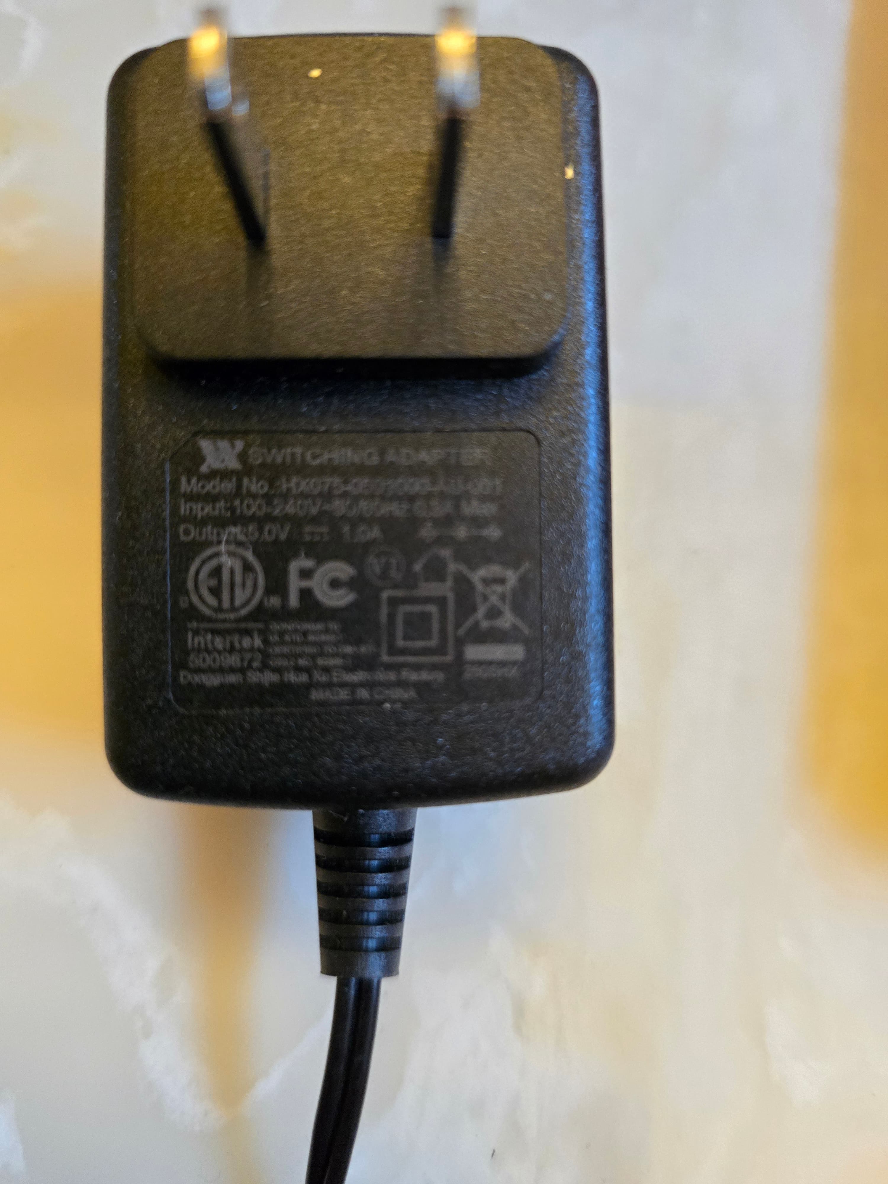 WX Switching Adapter Model HX075-0501800-AU 5volts 1amp - Image 1