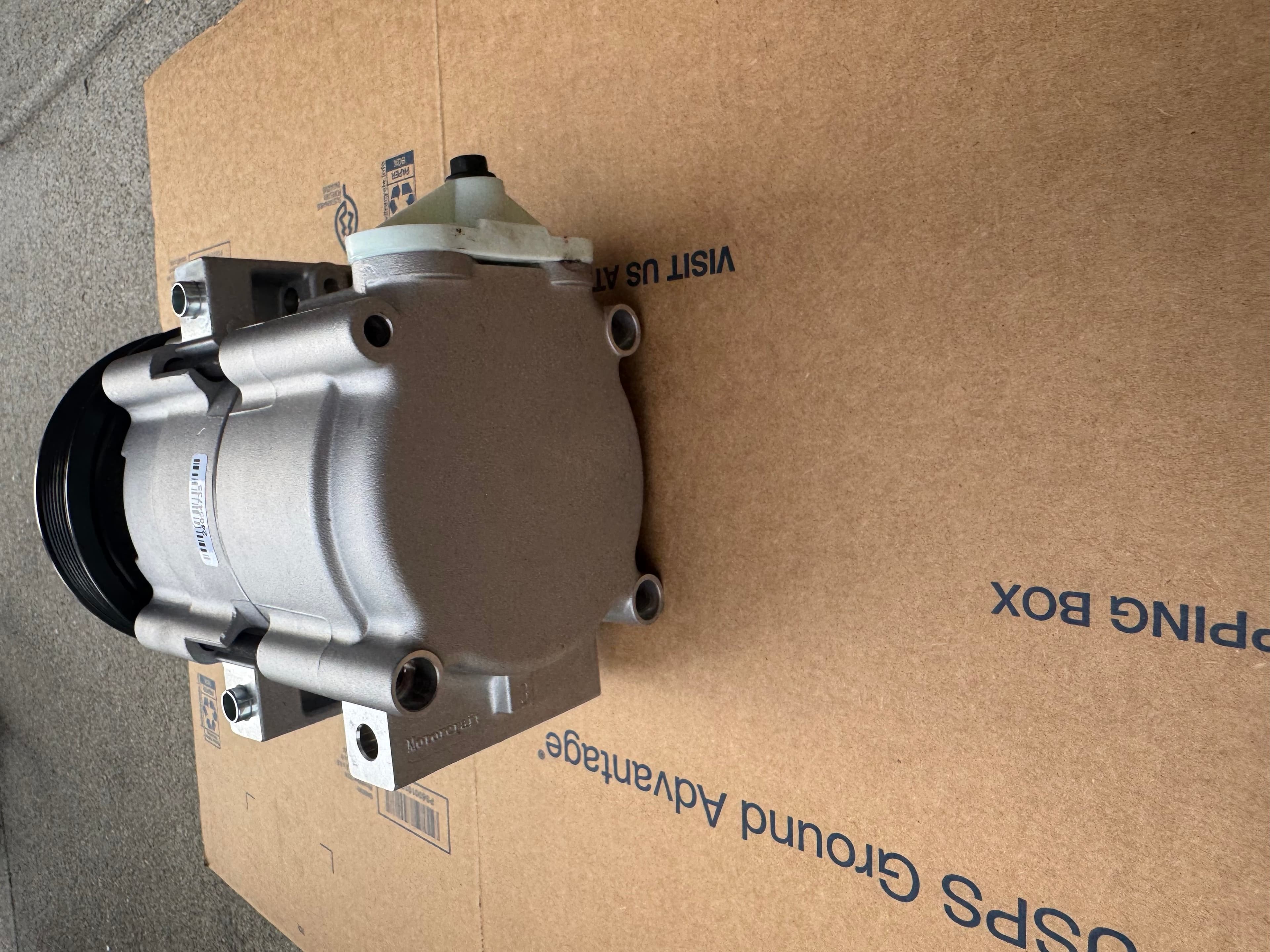 Motorcraft OEM AC Compressor for Honda Civic 1.8L 2006-2011 - Thumbnail 2