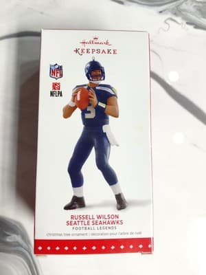 2015 Hallmark Keepsake Christmas Ornament Seattle Seahawks Russell Wilson 5.2"T - Image 1