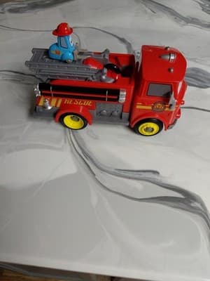 Disney Pixar Cars Race and Rescue Firefighting Red and Guido 1:24 Scale Plastic - Thumbnail 2