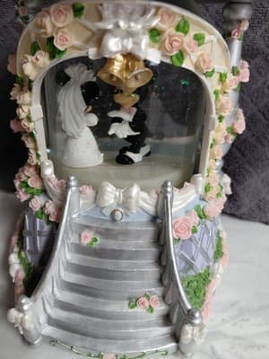 DISNEY Gazebo Wedding MICKEY MINNIE MOUSE Snow Globe DANCING Waltz MUSICAL WORKS - Thumbnail 4