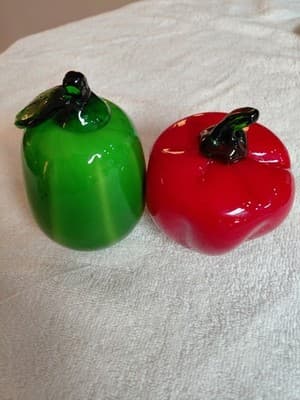 Odd Vintage Hand Blown Glass 1 Green Pear & 1 Red Pepper! - Thumbnail 6